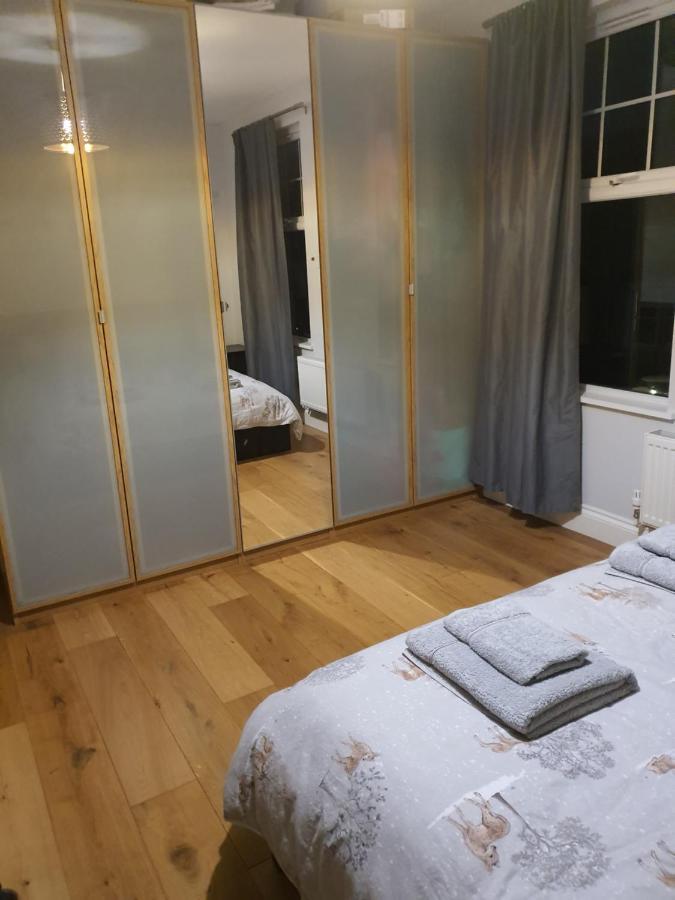 Daniari Guest Rooms Erith Eksteriør billede