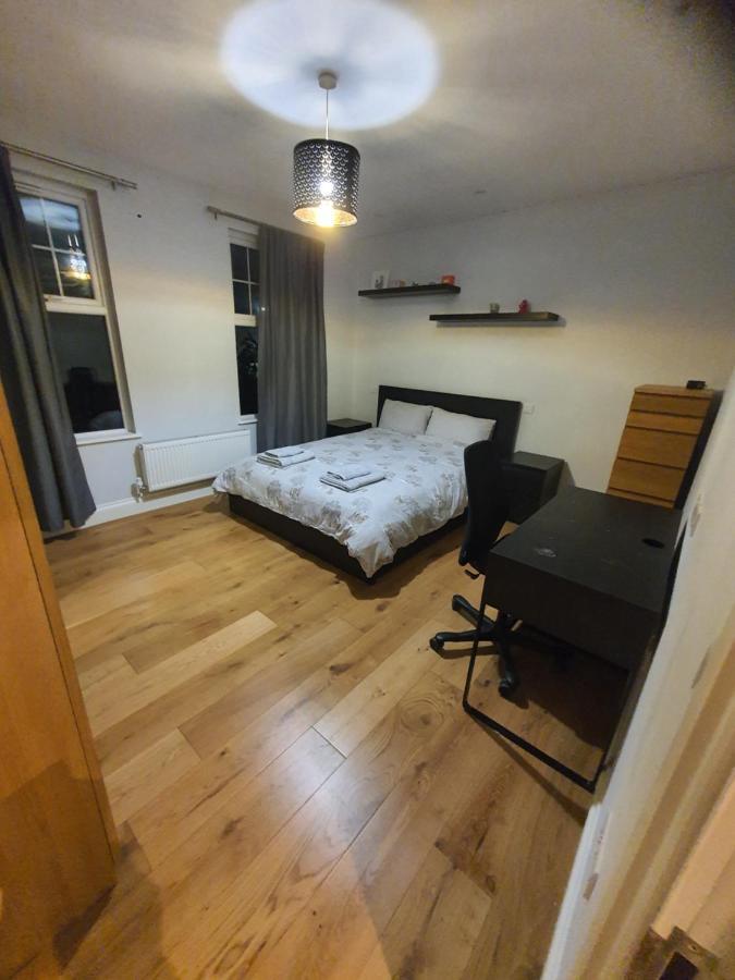 Daniari Guest Rooms Erith Eksteriør billede