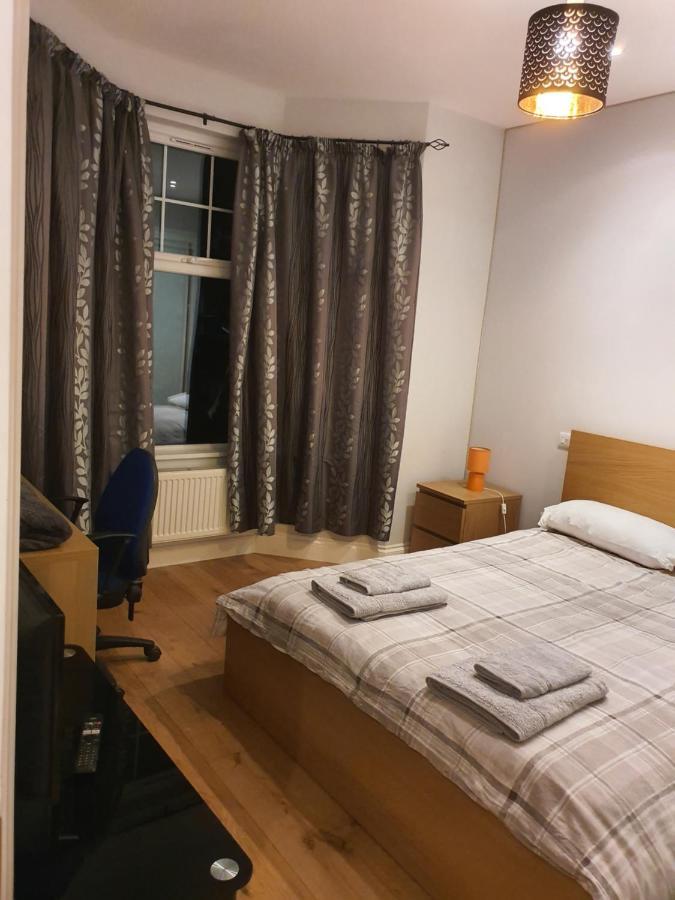Daniari Guest Rooms Erith Eksteriør billede